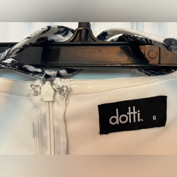 Dotti B&W Floral Dress - Picture 8 of 8